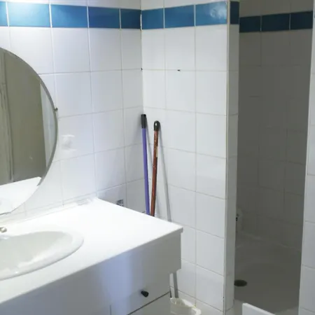 Charming Batignolles Near Montmartre Апартаменты *