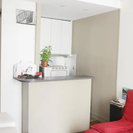 Charming Batignolles Near Montmartre Апартаменты Париж